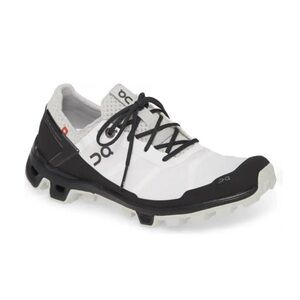 ON Women's Running Cloudventure Peak Water Repellent Trail Running Shoes Sz-7.5